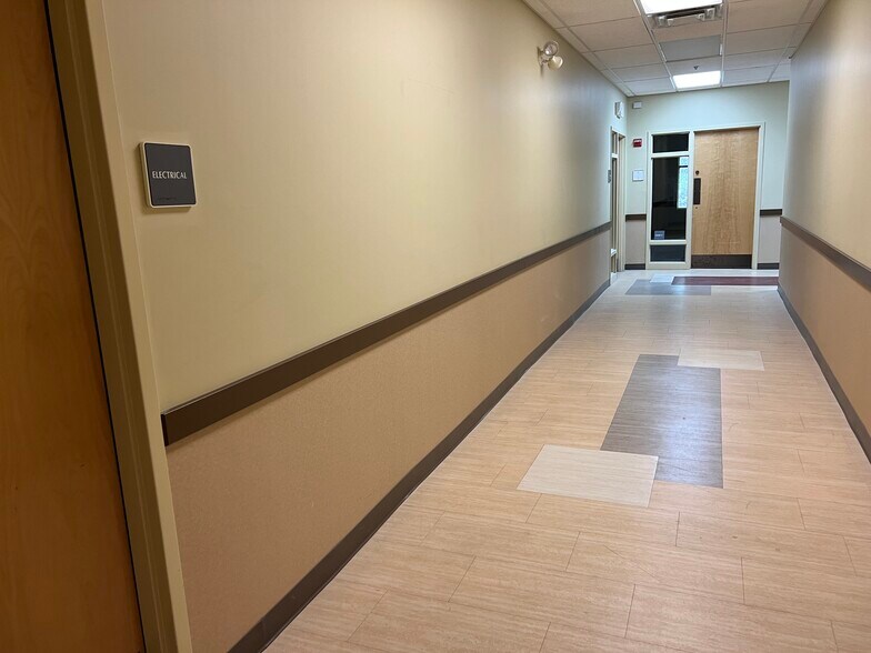 More Photos Of 1000 Meade St, Dunmore Medical For Lease