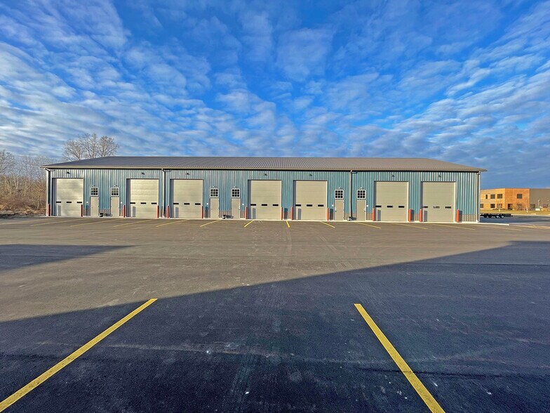 More Photos Of 925 O E Bieri Ind Dr, Lowell Industrial For Lease