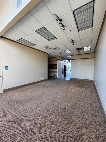 More Photos Of 1360 E Natoma St, Folsom Unknown For Lease