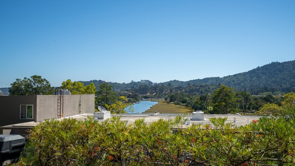 More Photos Of 151-153 Upper Via Casitas, Greenbrae Apartments For Sale