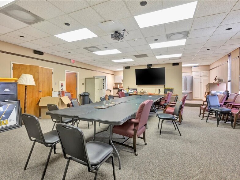 More Photos Of 204 E Burke Ave, Lufkin Office For Sale