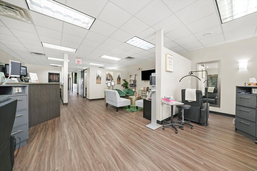 More Photos Of 3322 Ridge Rd, Lansing Storefront For Lease