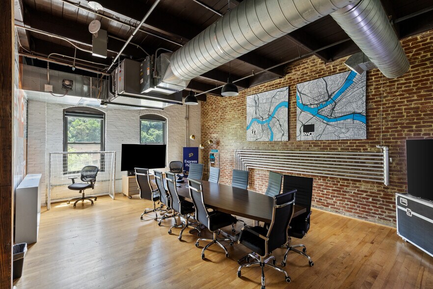 More Photos Of 2124 Penn Ave, Pittsburgh Office For Sale