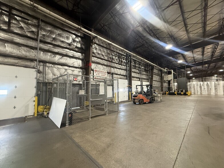 More Photos Of 1850 Route 57, Fulton Distribution For Lease