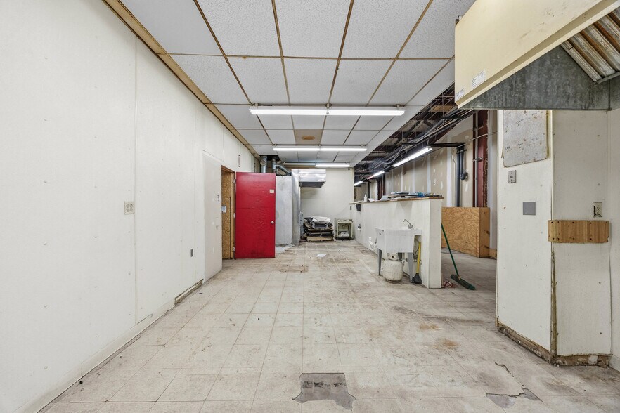 More Photos Of 3 Geddes Street Ext, Holley Supermarket For Sale