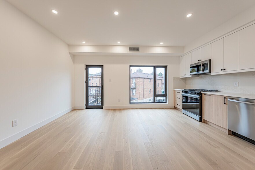 More Photos Of 14 Holmesdale Rd, Toronto Apartments For Sale