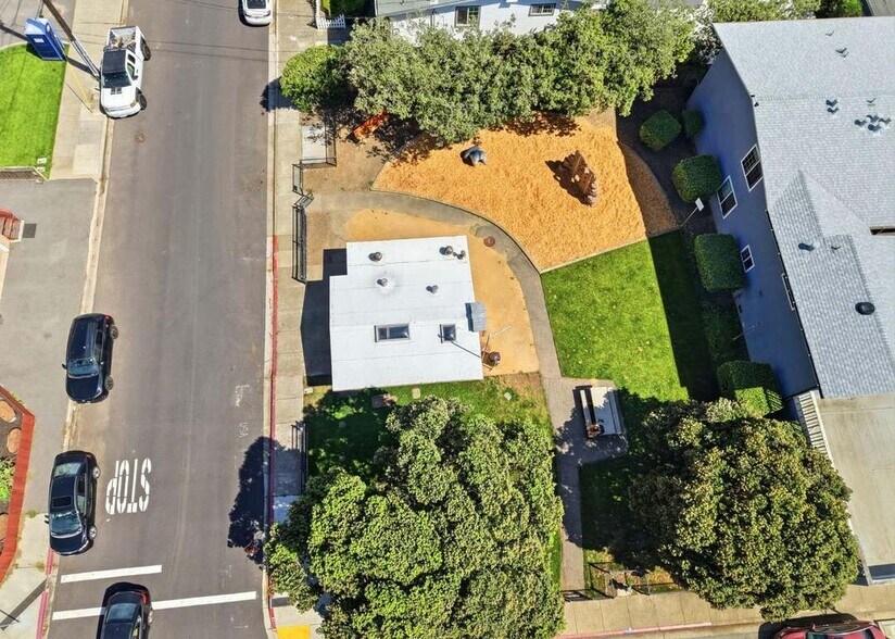 More Photos Of 2340 Palmetto Ave, Pacifica General Retail For Sale