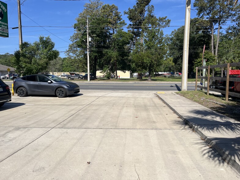 More Photos Of 1343 Lane Ave S, Jacksonville Veterinarian Kennel For Sale