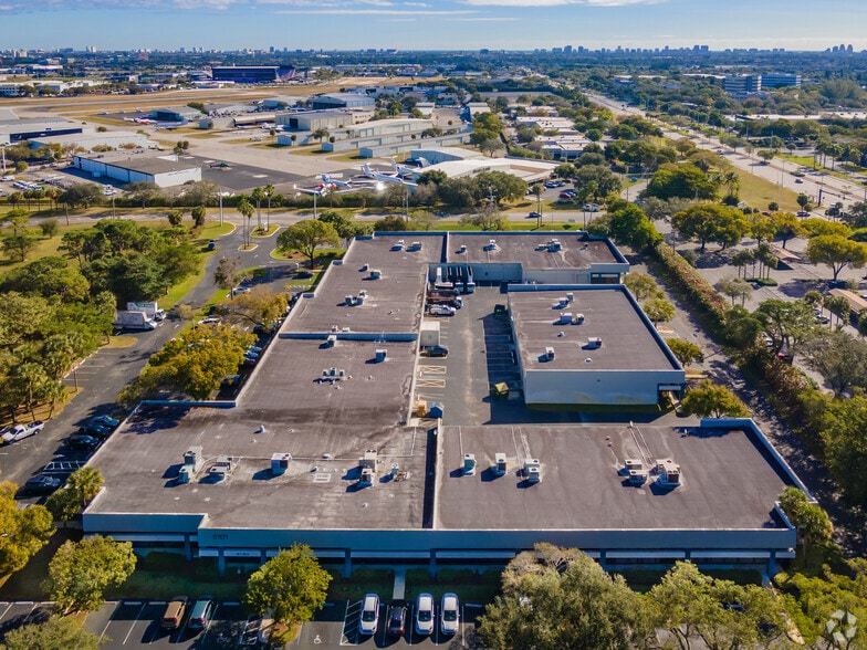 More Photos Of 5101 NW 21st Ave, Fort Lauderdale Light Distribution For Lease