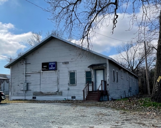 Primary Photo Of 301 N Townsend St, Ada Light Distribution For Sale