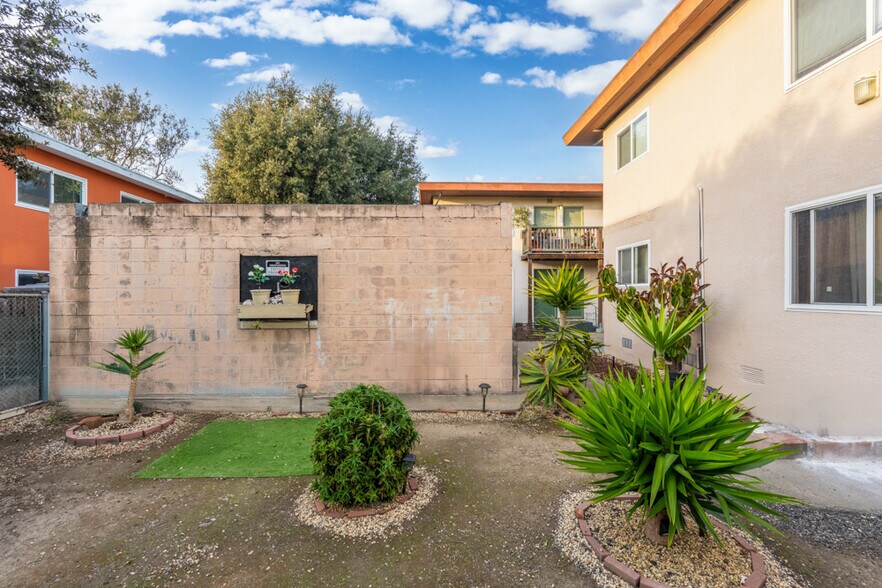 More Photos Of 2920-2922 Stanton St, Berkeley Apartments For Sale