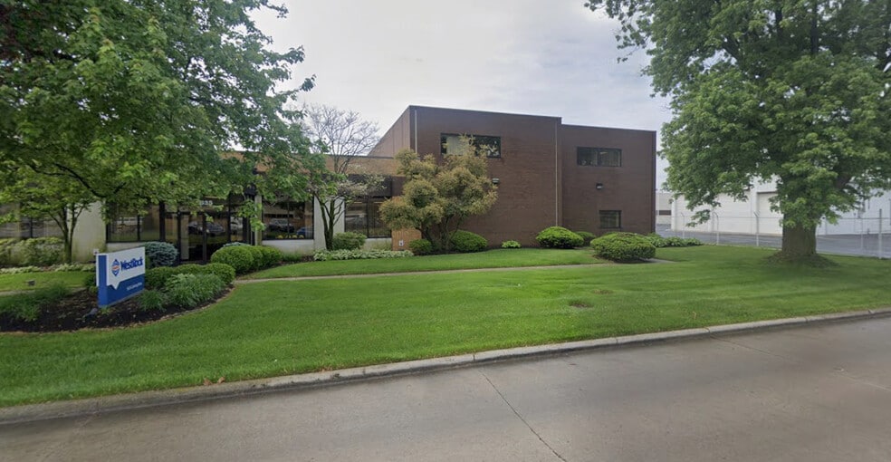 Primary Photo Of 1635 Coining Dr, Toledo Manufacturing For Sale