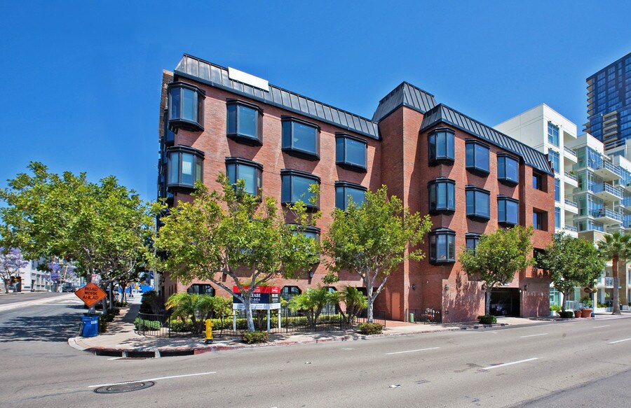 More Photos Of 1495 Pacific Hwy, San Diego Office For Lease