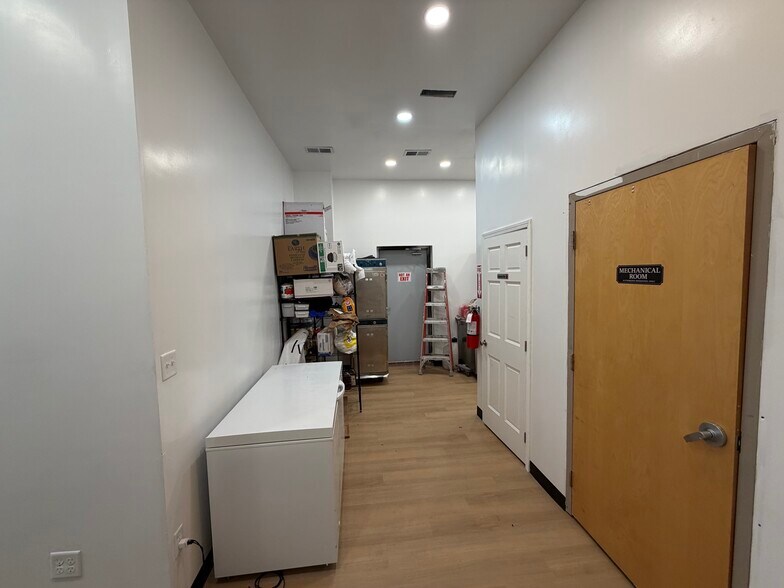More Photos Of 706 W Jefferson St, Kokomo Storefront For Sale