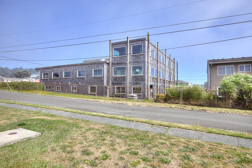 More Photos Of 61 Main St, Pacific Beach Restaurant For Sale