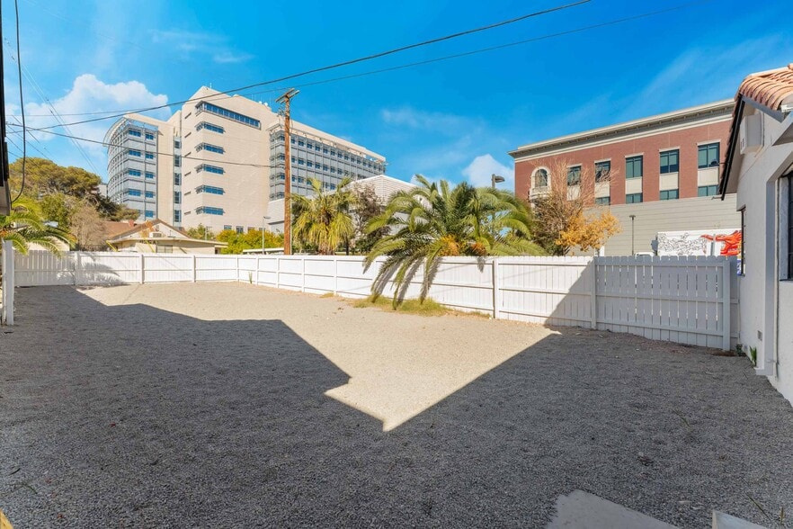 More Photos Of 430 S 7th St, Las Vegas Office For Sale