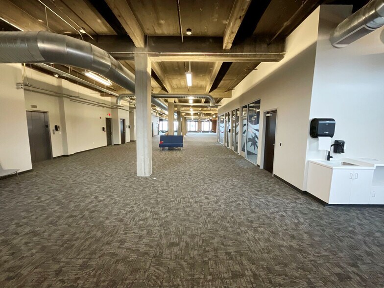More Photos Of 127 W Wayne St, Fort Wayne Office For Sale