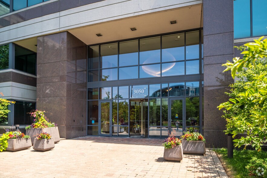More Photos Of 3050 Highland Pky, Downers Grove Unknown For Lease