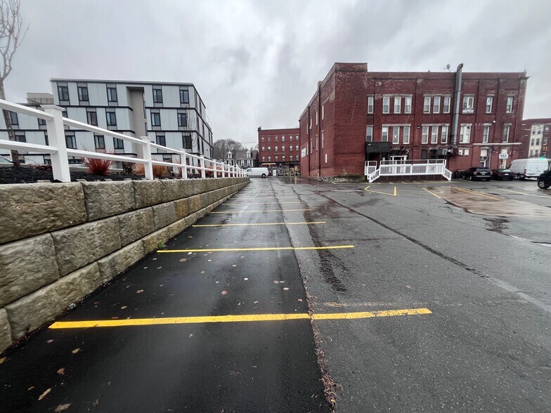 More Photos Of 27-45 Lafayette Sq, Haverhill Office For Lease