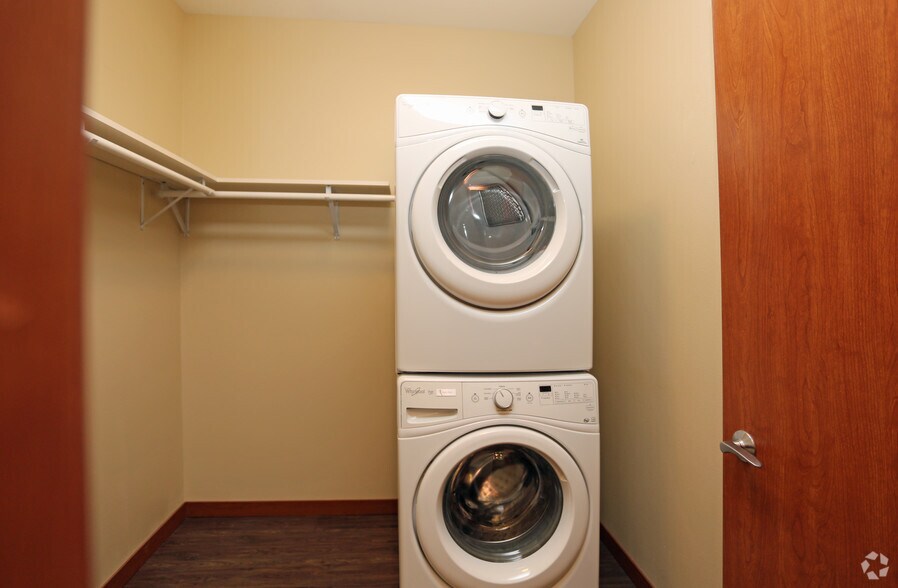 More Photos Of 401 N Washington St, Green Bay Apartments For Sale