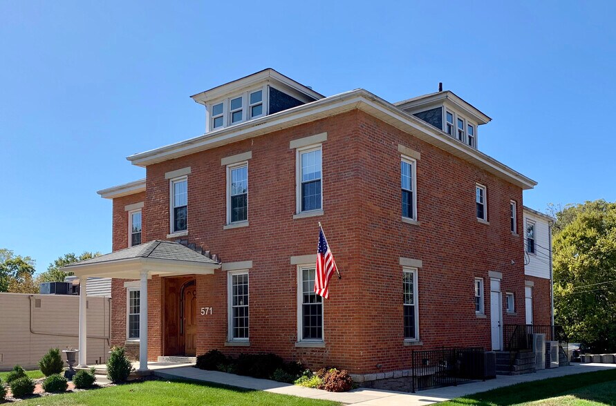 Primary Photo Of 571 High St, Worthington Loft Creative Space For Lease