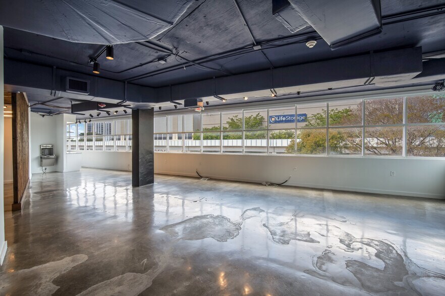 More Photos Of 2424 S Dixie Hwy, Coconut Grove Loft Creative Space For Sale