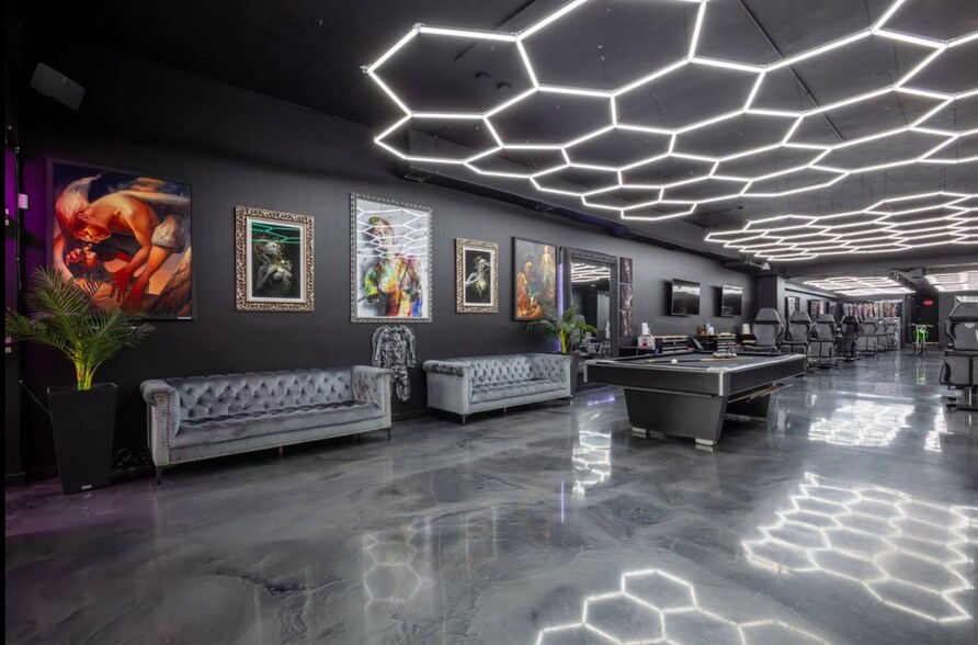More Photos Of 1816 Harrison St, Hollywood Storefront For Lease