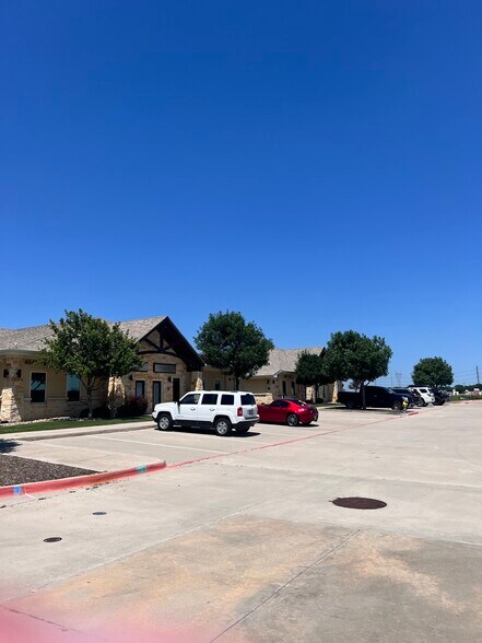 More Photos Of 4645 Wyndham Ln, Frisco Office For Lease