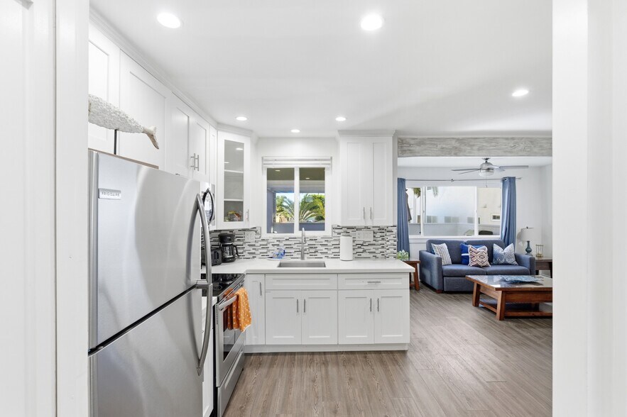 More Photos Of 1544 Chalcedony St, San Diego Apartments For Sale