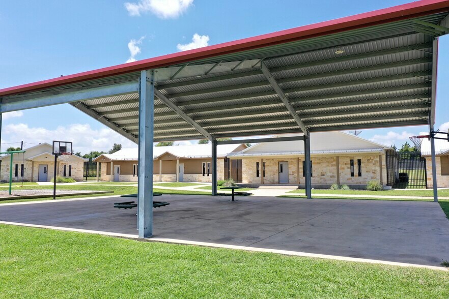 More Photos Of 4150 Highway 36 S, Brenham Shelter For Sale