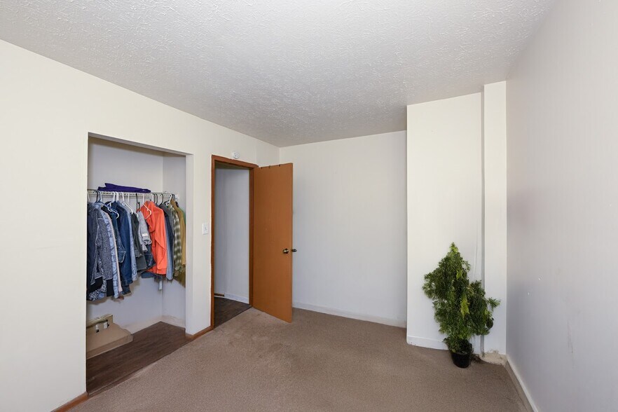 More Photos Of 5 E Wallace Ave, New Castle Apartments For Sale