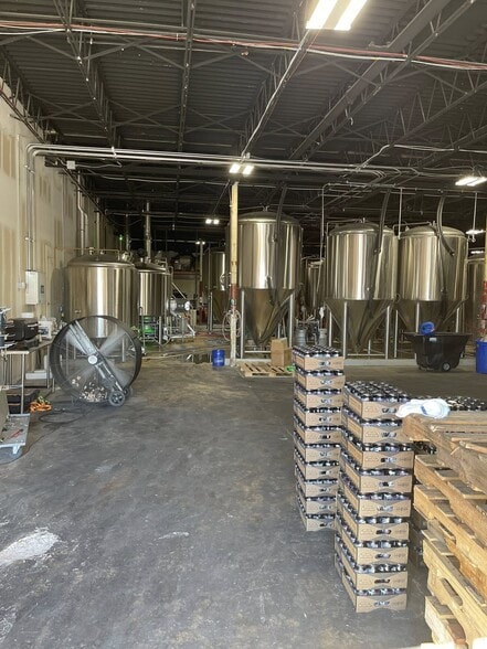 More Photos Of 1341 Hughes Ford Rd, Frederick Light Manufacturing For Sale