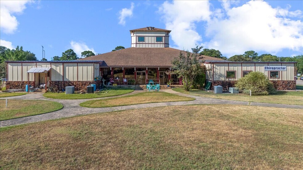 More Photos Of 141 Tahitian Dr, Bastrop Freestanding For Sale