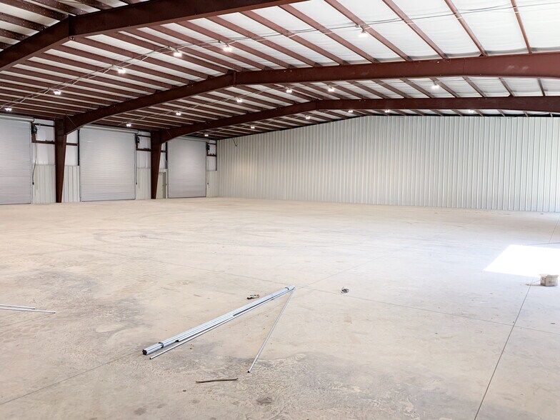 More Photos Of 7891 TN-7, Lyles Warehouse For Lease