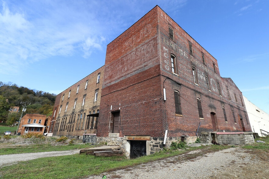 More Photos Of 312 N 7th St, Steubenville Warehouse For Sale