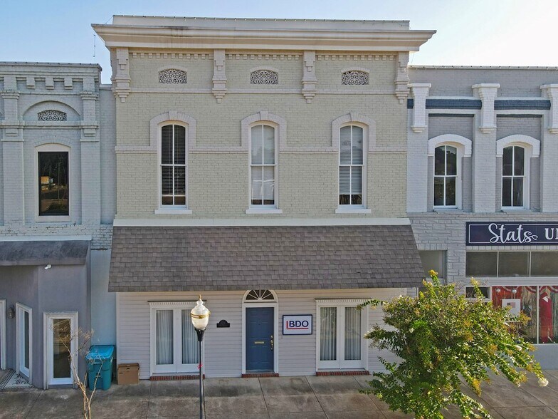 More Photos Of 97 1st St, Grenada General Retail For Sale