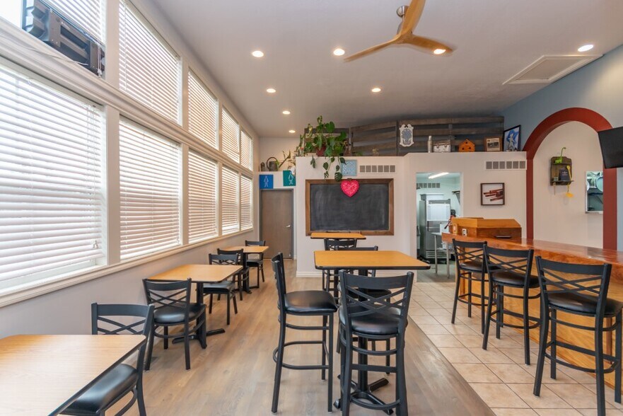 More Photos Of 33494-33518 Jefferson Ave, Brownstown Restaurant For Sale