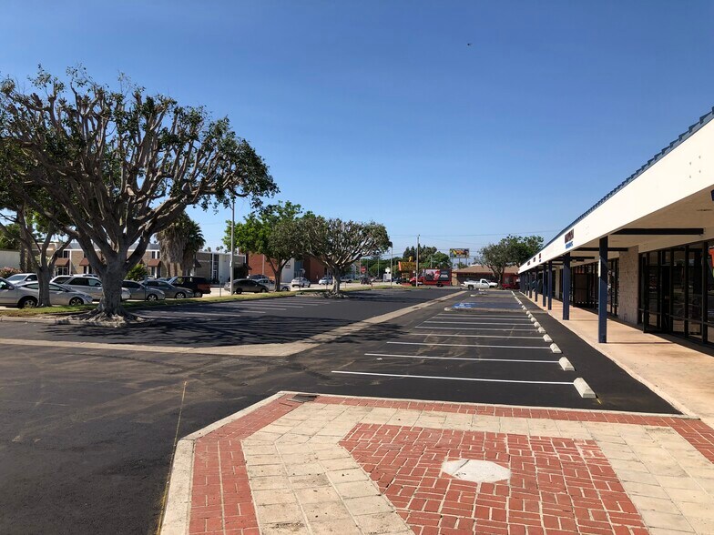 More Photos Of 900-980 S A St, Oxnard Unknown For Lease