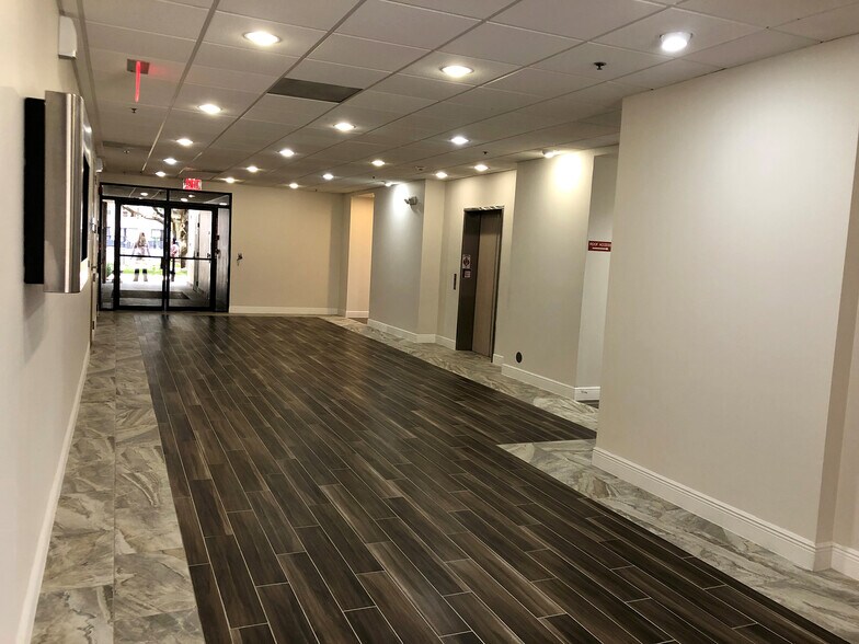More Photos Of 3670 Maguire Blvd, Orlando Office For Lease