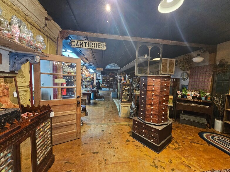 More Photos Of 108 E Madison St, Kirklin Storefront For Sale