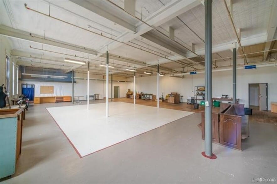 More Photos Of 308 Cleveland Ave, Ishpeming Medical For Sale