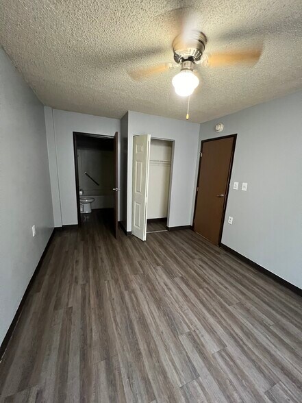 More Photos Of 6311 Woodland Ave, Kansas City Apartments For Sale