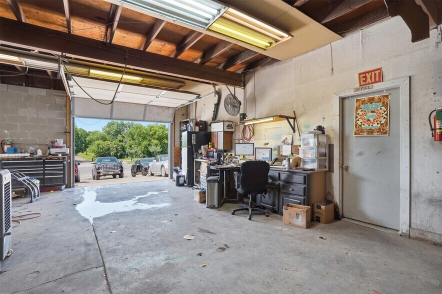 More Photos Of 5416 Jacksboro Hwy, Fort Worth Industrial For Sale