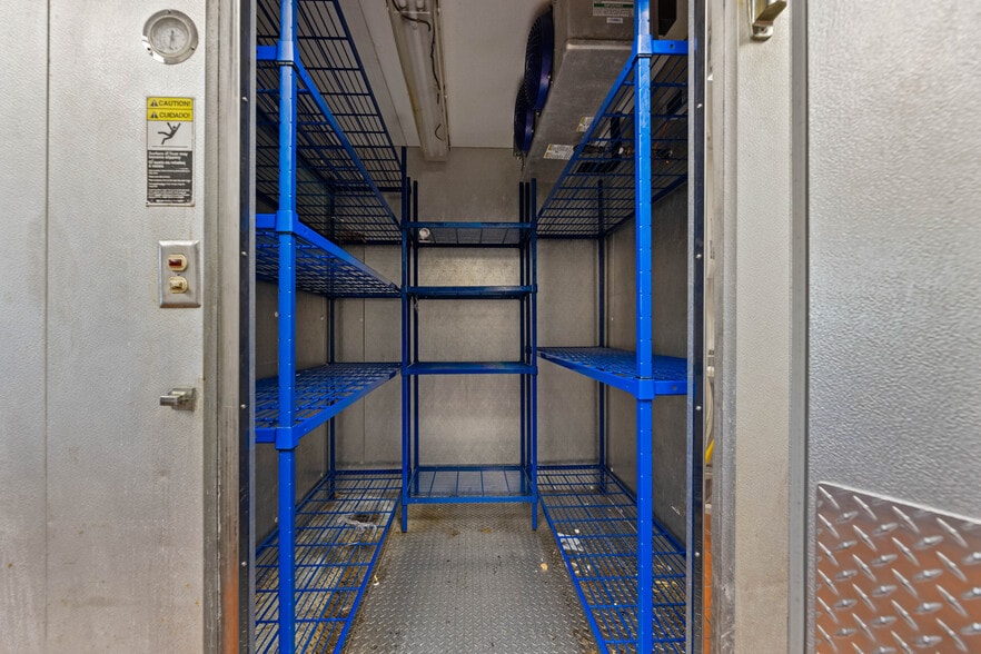 More Photos Of 5701 W Monee Manhattan Rd, Monee Freestanding For Lease