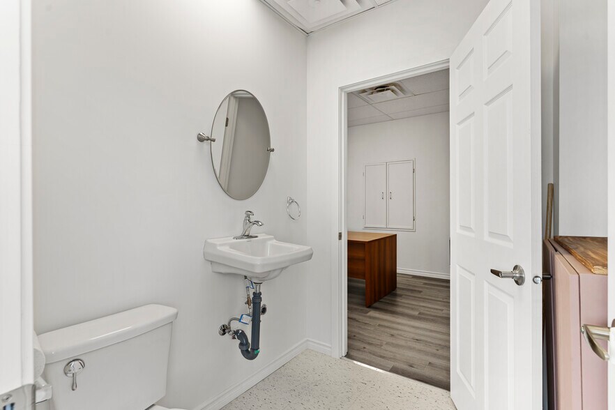 More Photos Of 4310 104 Av NE, Calgary Office For Sale