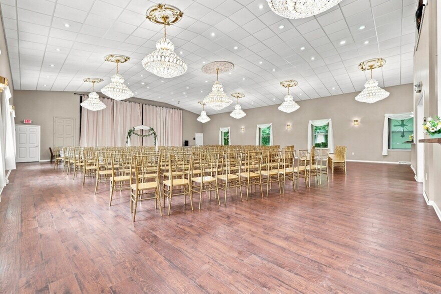 More Photos Of 532 N Kristi Rd, Martinsville Lodge Meeting Hall For Lease