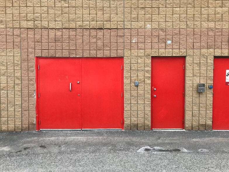 More Photos Of 15 Capella Ct, Ottawa Warehouse For Sale