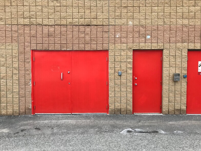 More Photos Of 15 Capella Ct, Ottawa Warehouse For Sale