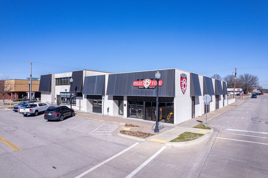 More Photos Of 120 E Commercial St, Broken Arrow Storefront Retail Office For Sale