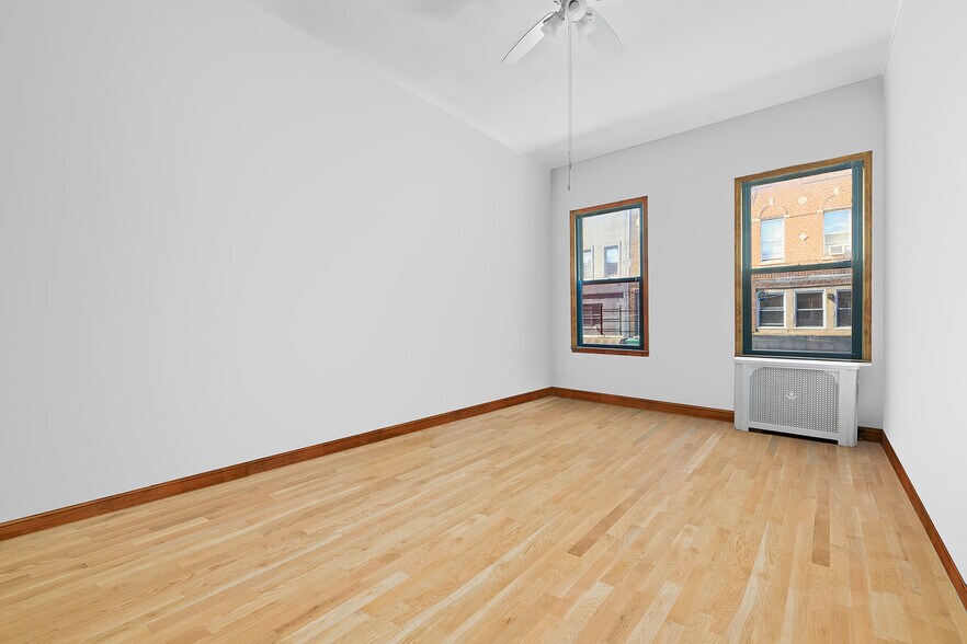 More Photos Of 678 Manhattan Ave, Brooklyn Storefront Retail Residential For Lease